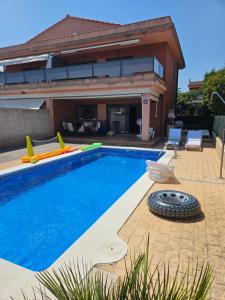 Swimmingpoolen hos eller tæt på Casa Carnau