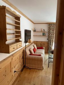 Χώρος καθιστικού στο 2,5 Zimmer Wohnung mit Bergblick in Engadin