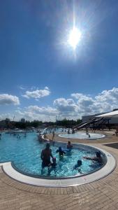 Πισίνα στο ή κοντά στο Discover Askim Unique Places to Stay for Every Traveler