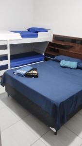 En eller flere senge i et værelse på Elaine + 9 billeder