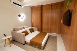 Khu vực ghế ngồi tại Modern Luxury Retreat steps from Copacabana Beach