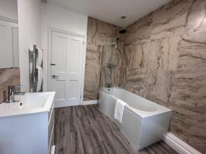 Et badeværelse på Dale View + 19 billeder