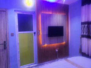 Φωτογραφία από το άλμπουμ του City End Hotel and Apartment σε Bolorunpelu