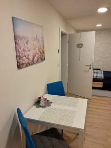 Кровать или кровати в номере Wolfs Studio +3 фотографии