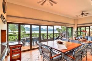 Naturlandskabet i nærheden af villaen