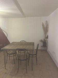 صورة لـ spacieux et calme rez-de-chaussée في La Celle-sous-Gouzon