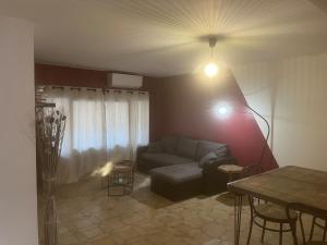 صورة لـ spacieux et calme rez-de-chaussée في La Celle-sous-Gouzon