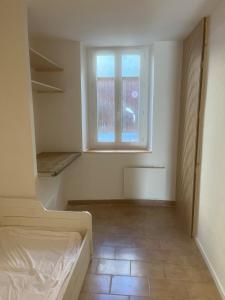 صورة لـ spacieux et calme rez-de-chaussée في La Celle-sous-Gouzon +6 صور