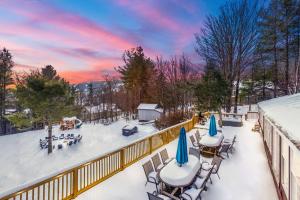 The birch House Heated Pool, Sauna, Hot Tub & More v zimě