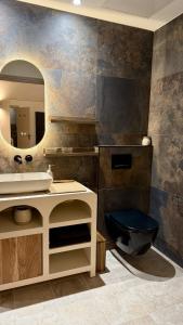 Billede fra billedgalleriet på Loft architecte exceptionnel avec mini piscine design i Metz + 18 billeder