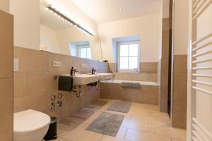 Koupelna v ubytování Villa am Wall + 46 fotografií