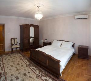 Кровать или кровати в номере Villa Romantica on Vlaicu-Pircalab