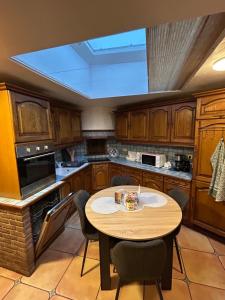 Una cocina o cocineta en Apartchrisbea