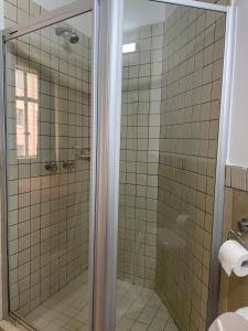 Koupelna v ubytování Modern City Stay at Mapungubwe Hotel Marshalltown