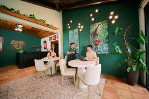 Hosté ubytování Hidden Valley Wilderness Lodge + 250 fotografií