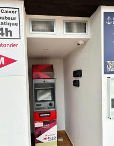 Billede fra billedgalleriet på Seafront Apartment with air conditioner i Empuriabrava