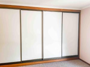 Billede fra billedgalleriet på Laurel-Lee ROBE Coastal Stay Long Beach with fire PET friendly 3 bedroom 350 walk to Longbeach i Robe