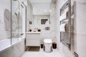 Et badeværelse på Amity Slawn by Artsy + 35 billeder