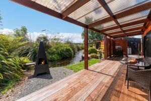 Κήπος έξω από το Streamside Fern Cabin - Waitahanui, Taupo