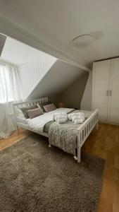 Postel nebo postele na pokoji v ubytování Anyas rooms