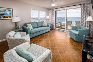 Et opholdsområde på The Palms 505 Gulf Front condo Direct Beach View