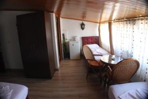 Postel nebo postele na pokoji v ubytování Kosk Hotel Kadikoy