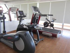 Fitness centrum a/nebo fitness zařízení v ubytování Hotel Baluarte