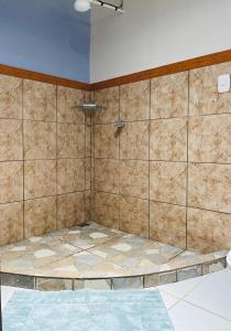 Ένα μπάνιο στο Little Paradise