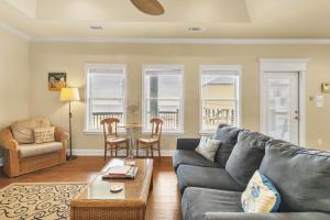 Χώρος καθιστικού στο Sea Song Home