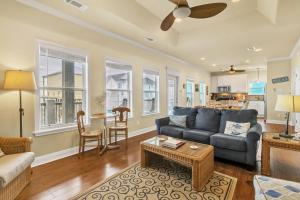 Χώρος καθιστικού στο Sea Song Home