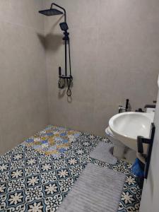 Et badeværelse på Appartement a Oulad Mtaa ,Prés du stade Moulay Abdallah,Rabat