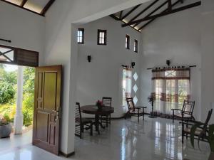 Posezení v ubytování villa J 18 weligama