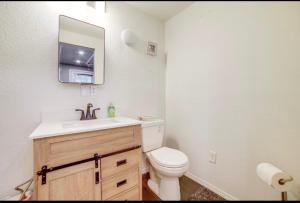 Φωτογραφία από το άλμπουμ του Nestled in a peaceful neighborhood σε Meridian