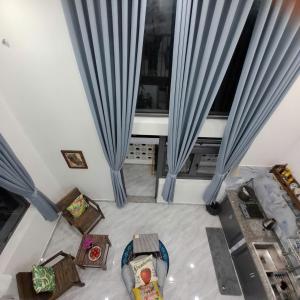 Nhà bếp/bếp nhỏ tại Bee Home Di Linh 45A Nguyễn Trung Trực Lầu 2 - view hồ