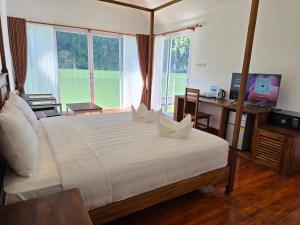 Et tv og/eller underholdning på Ou river house resort