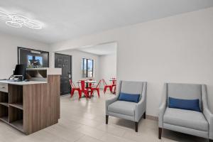 TV a/nebo společenská místnost v ubytování Econo Lodge Biloxi Beach