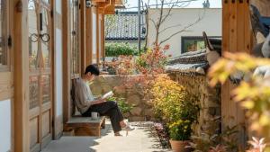 Επισκέπτες που μένουν στο Gyeongju Hanokstay Darak +2 φωτογραφίες