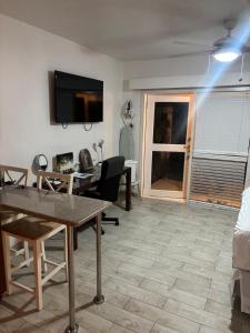 Imagen de la galería de Bregita Serenity Studio, en Little Bay 24 fotos más