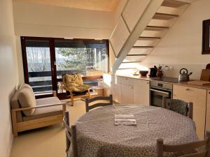 Køkken eller tekøkken på Duplex lumineux à Autrans, 5 pers, parking - FR-1-737-105