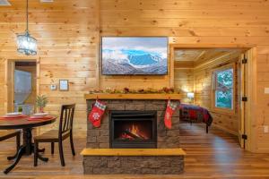 Billede fra billedgalleriet på 282 Cozy Cub cabin i Gatlinburg