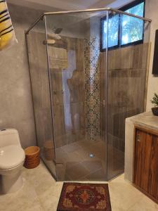 Et badeværelse på Mystic Beach Resort