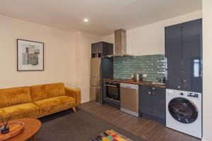 Кухня или мини-кухня в Bridge St Apartment 1 - Nelson City Centre Convenience!
