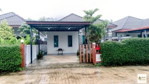 Bygningen som feriehuset ligger i + 14 billeder