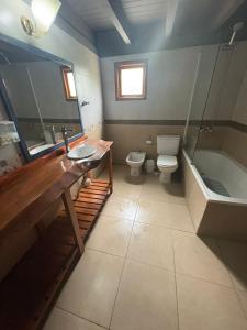 Et badeværelse på Cabañas 4 Estaciones