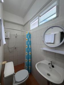 Et badeværelse på Canberra Apartment + 28 billeder