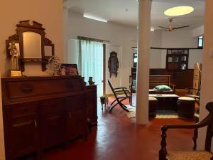 Posezení v ubytování Panackal Heritage Home