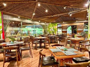 En restaurant eller et andet spisested på MissBamboo Hotel Nha Trang