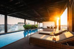 Πισίνα στο ή κοντά στο Hanoi Solis Hotel
