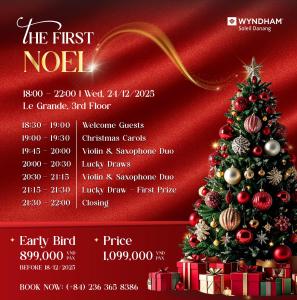 Wyndham Soleil Danang - Free Two ways Airport Transport في دا نانغ: منشور لحفلة عيد الميلاد مع شجرة عيد الميلاد