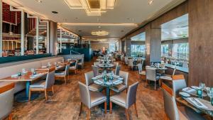 Ресторан / где поесть в Hard Rock Punta Cana Luxe Apartment 2BR Coral Bay by BTC Crypto Group